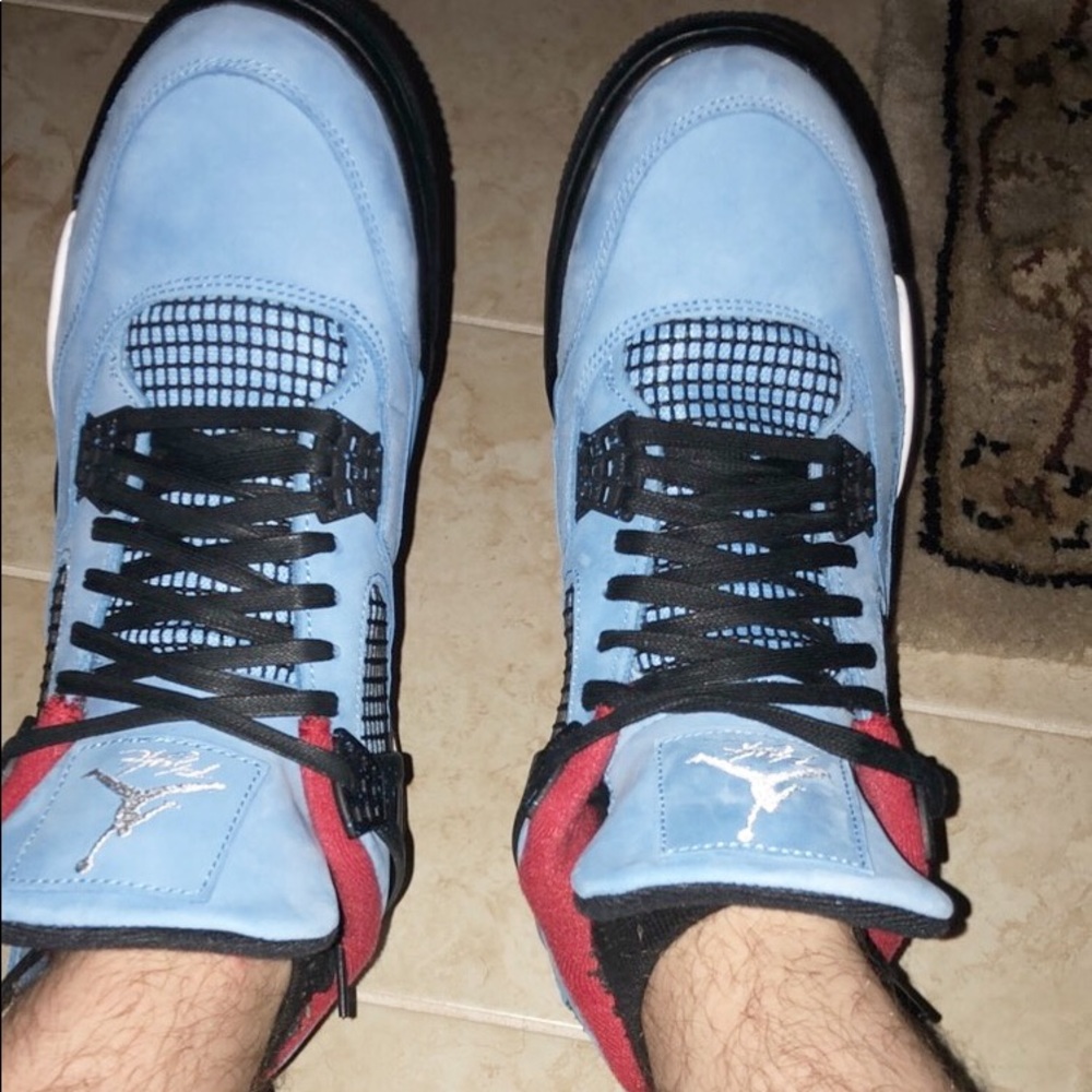 Travis Scott 4s